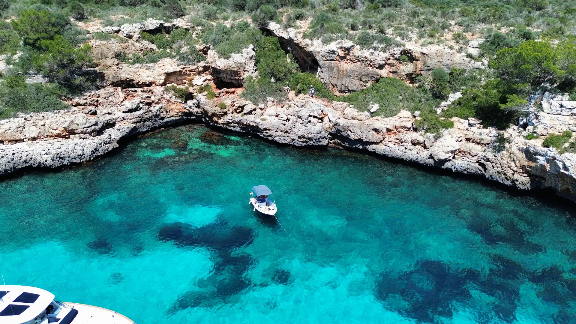 alquiler-barcos-sin-licencia-portocolom-calas-4